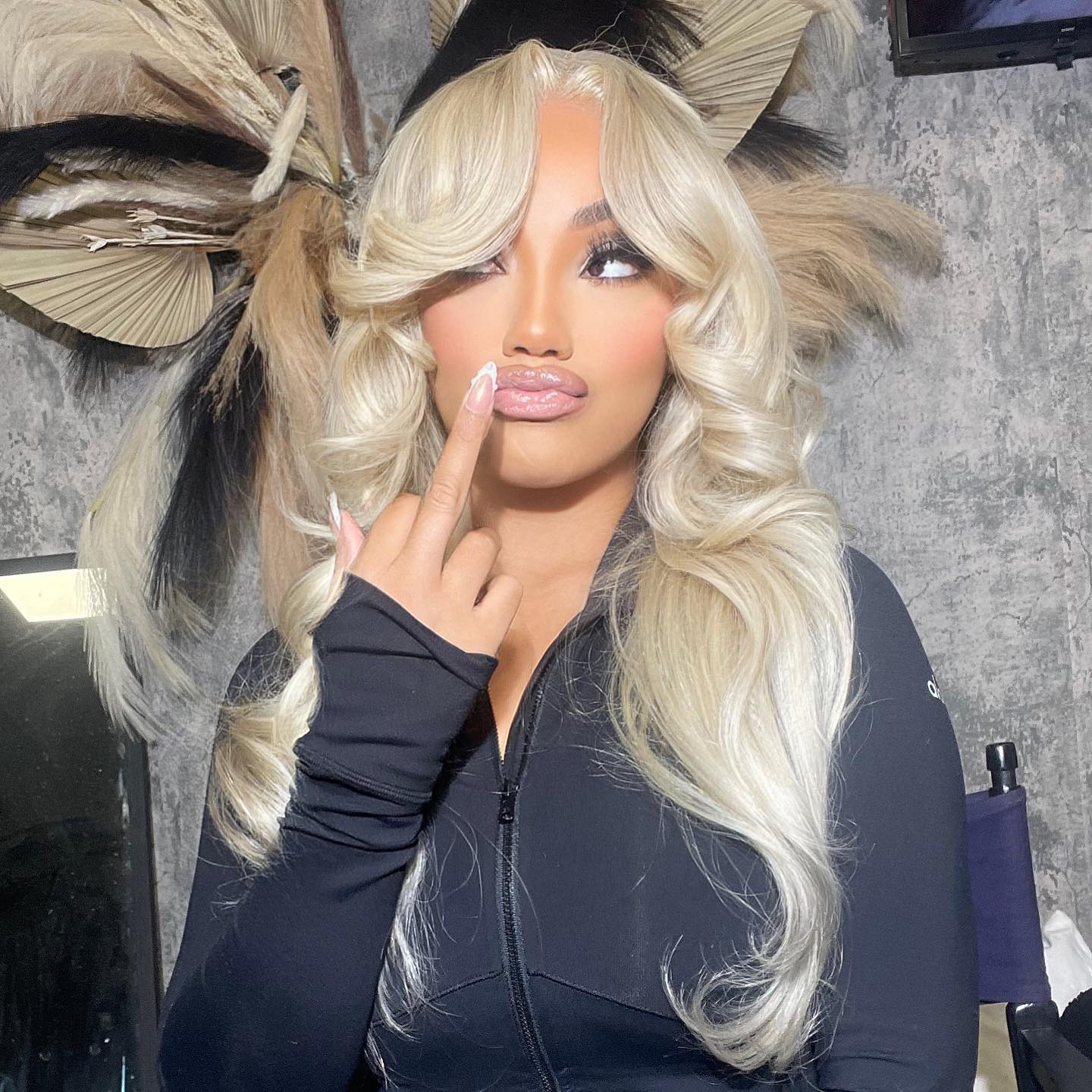 QVR Straight 613 Blonde Lace Part Wig Body Wave Wigs 13x4 Lace Frontal Human Hair Wigs